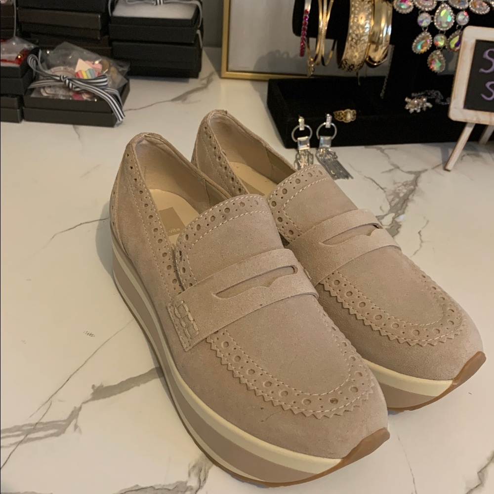 Dolce Vita women’s Tan Suede Loafers - Picture 6 of 6